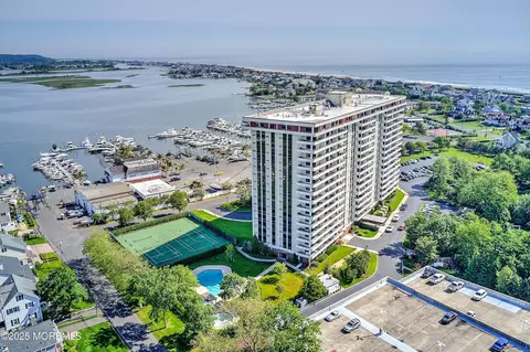 1 Channel Dr #1114, Monmouth Beach, NJ 07750