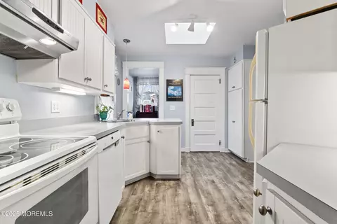 76 Lafayette St, Rumson, NJ 07760 photo 12