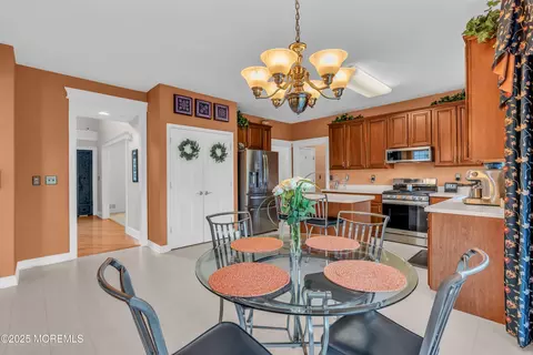 Dining - 67 Picadilly Dr, Jackson, NJ 08527 photo 4 of 4