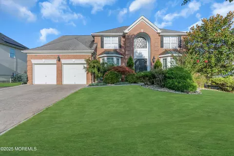 67 Picadilly Dr, Jackson, NJ 08527