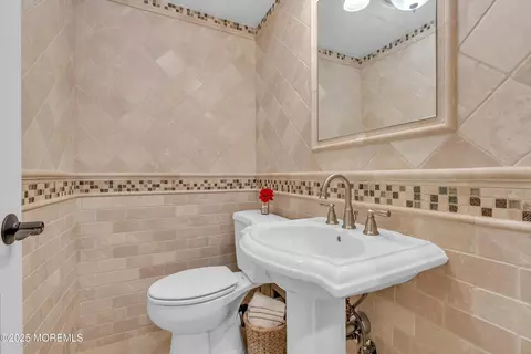 Bath - 67 Picadilly Dr, Jackson, NJ 08527 photo 6 of 6