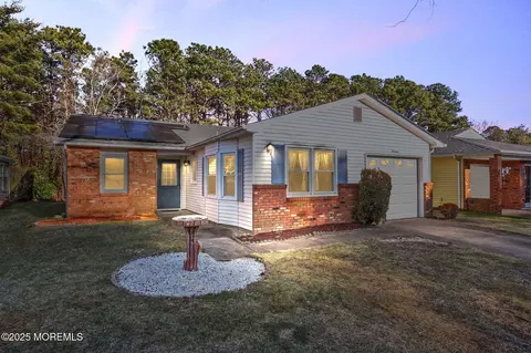 19 Lions Head Blvd S, Brick, NJ 08723