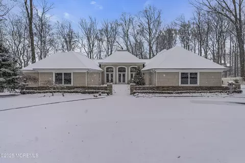 94 White Oak Ridge Rd, Lincroft, NJ 07738