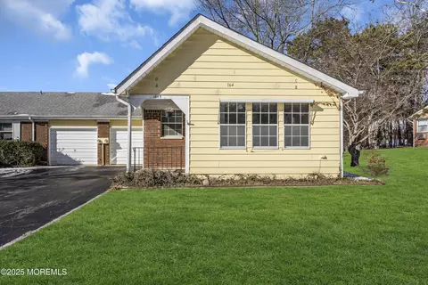 164 Hudson Pkwy #B, Whiting, NJ 08759