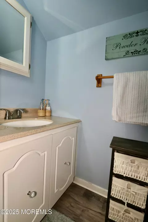 Bath - 8 Sutton Dr, Brick, NJ 08724 photo 3 of 4