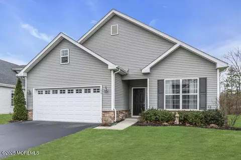 170 Woodside Ln, Whiting, NJ 08759