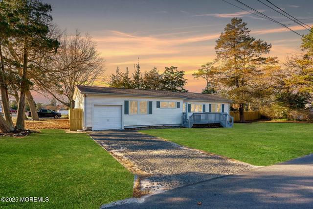 66 Dahlia Ln, Toms River, NJ 08753