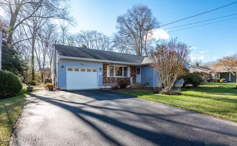 306 Riviera Dr, Forked River, NJ 08731