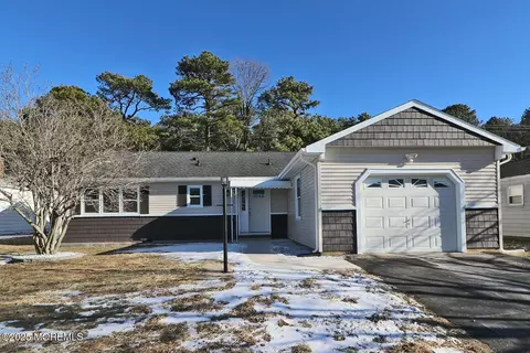 155 Cabrillo Blvd, Toms River, NJ 08757