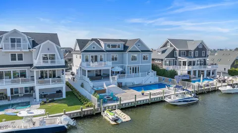 518 Normandy Dr, Mantoloking, NJ 08738