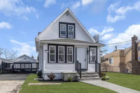 497 Community Dr, Brick, NJ 08723