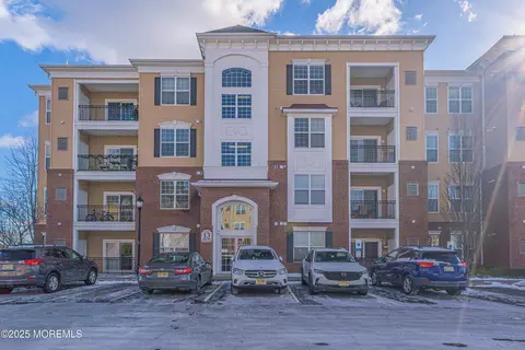1346 Sierra Dr, Hamilton, NJ 08619