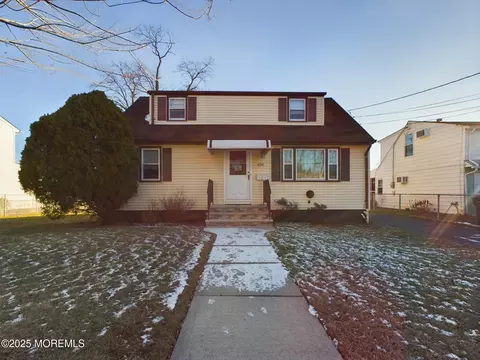 420 Prospect Ave, Avenel, NJ 07001