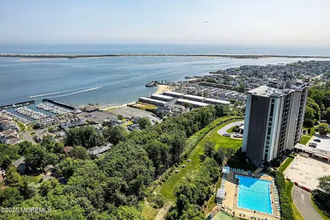 1 Scenic Dr #706, Highlands, NJ 07732