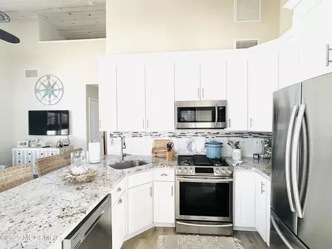 33 E Pompano Way, Lavallette, NJ 08735 photo 2