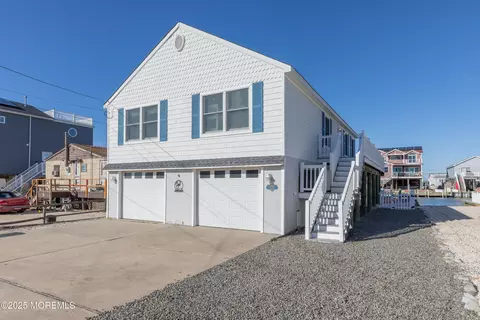 184 Flamingo Rd, Tuckerton, NJ 08087