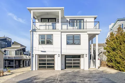 3 Middlesex Ave, Harvey Cedars, NJ 08008