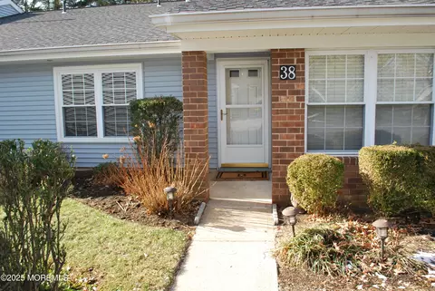38 Boxwood Ter #184, Red Bank, NJ 07701