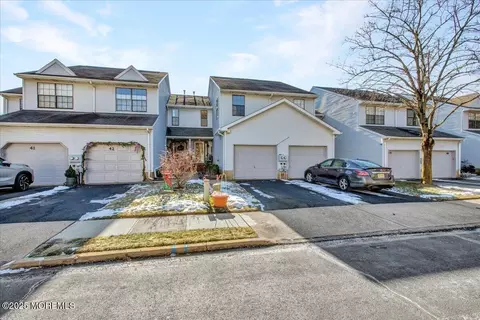 43 Chestnut Way #4-3, Manalapan, NJ 07726