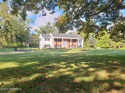 3 E Larchmont Dr, Colts Neck, NJ 07722