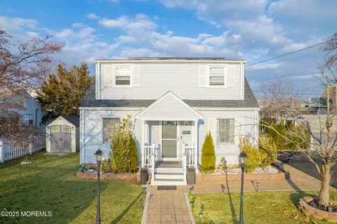 75 Shoreland Cir, Laurence Harbor, NJ 08879
