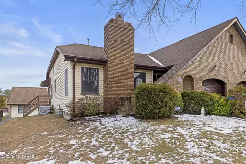 11 Elm Rd #8, Manahawkin, NJ 08050