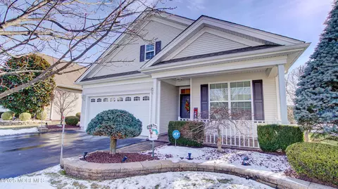 4 Biltmore Ct, Jackson, NJ 08527