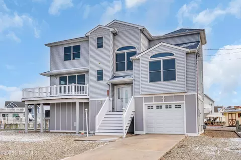 1395 Radio Rd, Little Egg Harbor, NJ 08087