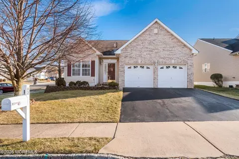 92 Maypink Ln, Howell, NJ 07731