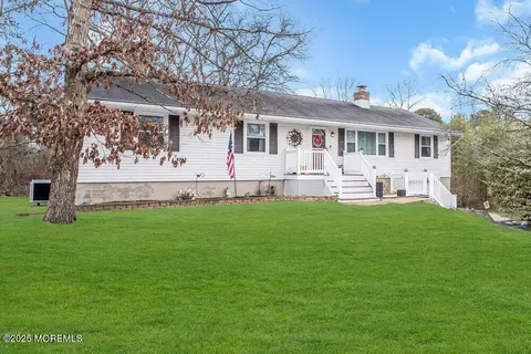 49 Pinewood Dr, Brick, NJ 08724