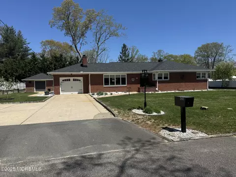 426 Washington Ave, Pine Beach, NJ 08741