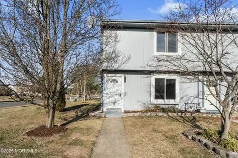 125 Greenwood Loop Rd #646, Brick, NJ 08724