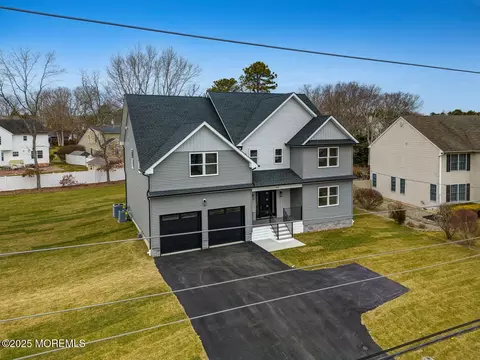 536 Lighthouse Dr, Manahawkin, NJ 08050