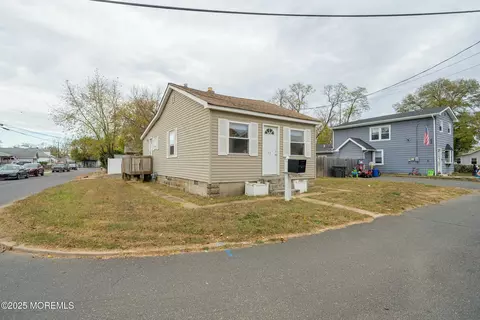 53 Frederick Pl, Keansburg, NJ 07734