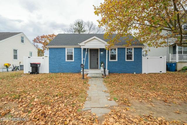 8 Hudson Ave, Hazlet, NJ 07730