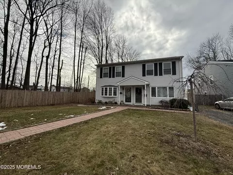 12 Coluco Pl #1, Keyport, NJ 07735