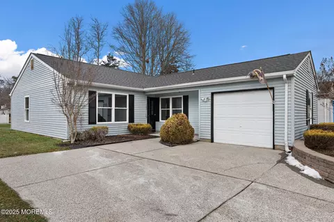 208 Lantern Pl, Little Egg Harbor, NJ 08087