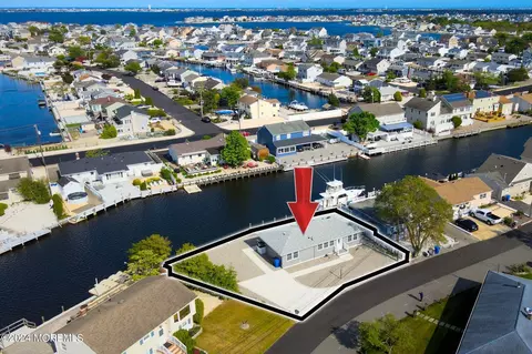 723 Marie St, Toms River, NJ 08753