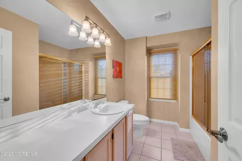 Bath - 211 Dwight Pl, Brick, NJ 08724 photo 4 of 4