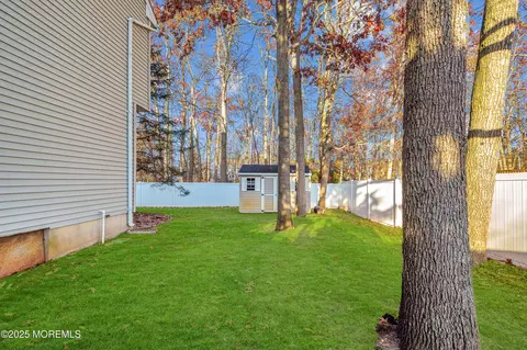 Exterior - 211 Dwight Pl, Brick, NJ 08724 photo 5 of 6