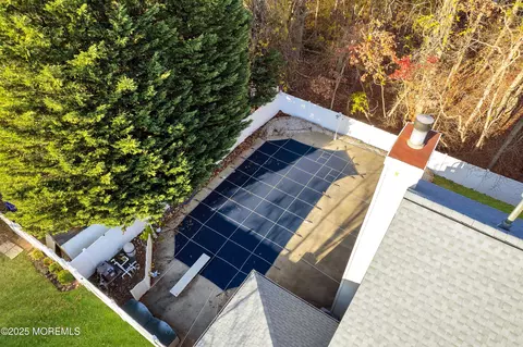 Exterior - 211 Dwight Pl, Brick, NJ 08724 photo 6 of 6