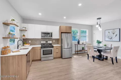 8 Bond St, Freehold, NJ 07728