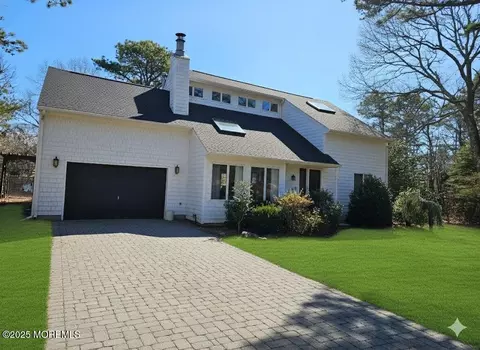 3 Sheila Ct, Bayville, NJ 08721