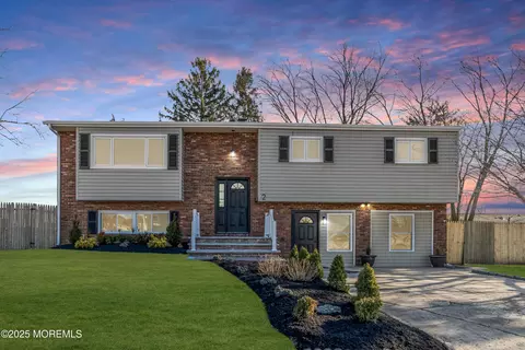 2 Chelsea Ct, Neptune City, NJ 07753