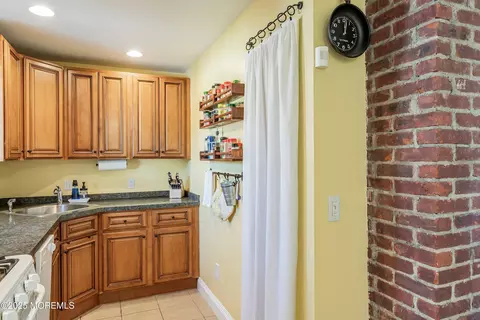 75 Ravine Dr, Matawan, NJ 07747 photo 9
