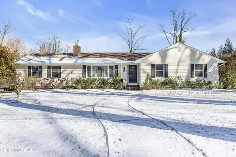 165 Spruce Dr, Shrewsbury, NJ 07702