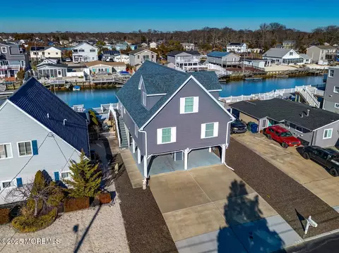 20 Lake Huron Dr, Little Egg Harbor, NJ 08087