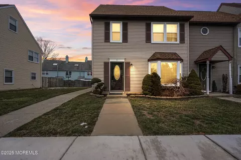 7 Revere Ct, Jackson, NJ 08527