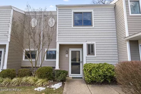 19 Gloria Ct, Tinton Falls, NJ 07724