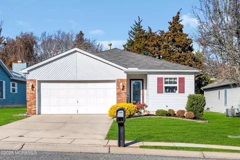 1478 Gleniffer Hill Rd, Toms River, NJ 08755